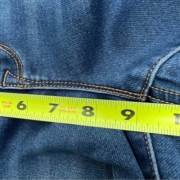 MAURICES Women’s Blue Jeans Sz Medium (9/11) Distressed Mid-Rise Medium Wash - Picture 10 of 12